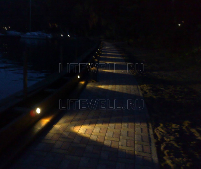 Пример подсветки тротуарным светильником Litewell H011A